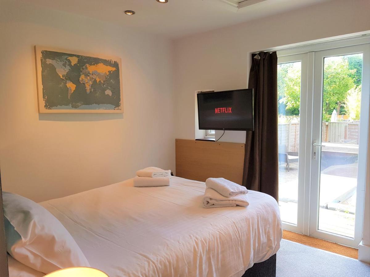 Bath Road Apartments Swindon Extérieur photo
