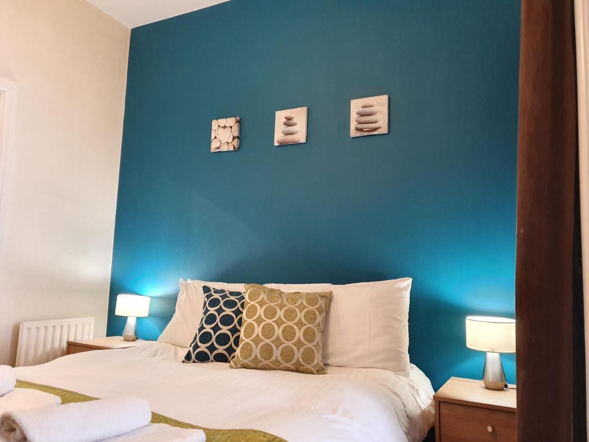 Bath Road Apartments Swindon Extérieur photo