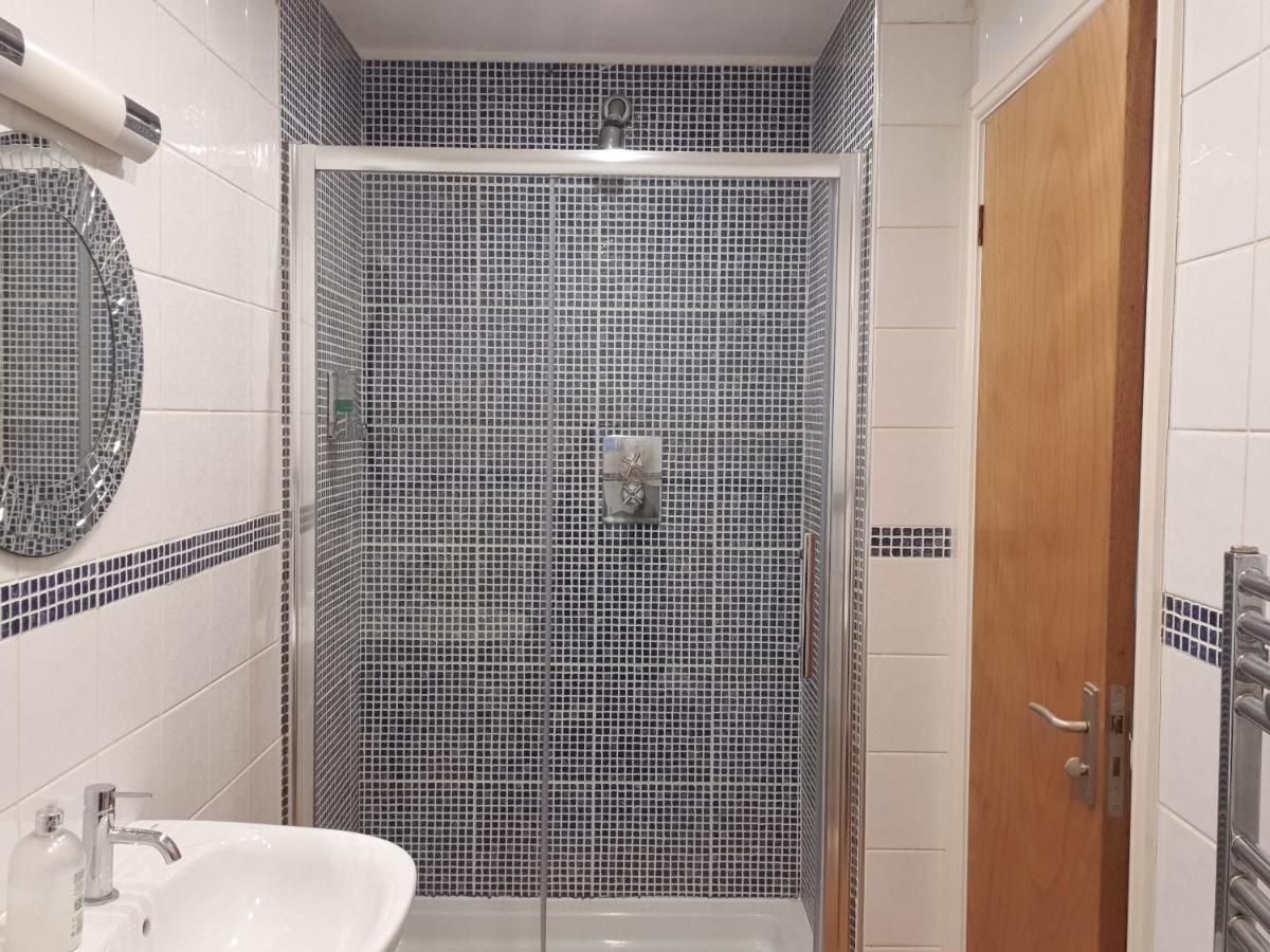 Bath Road Apartments Swindon Extérieur photo