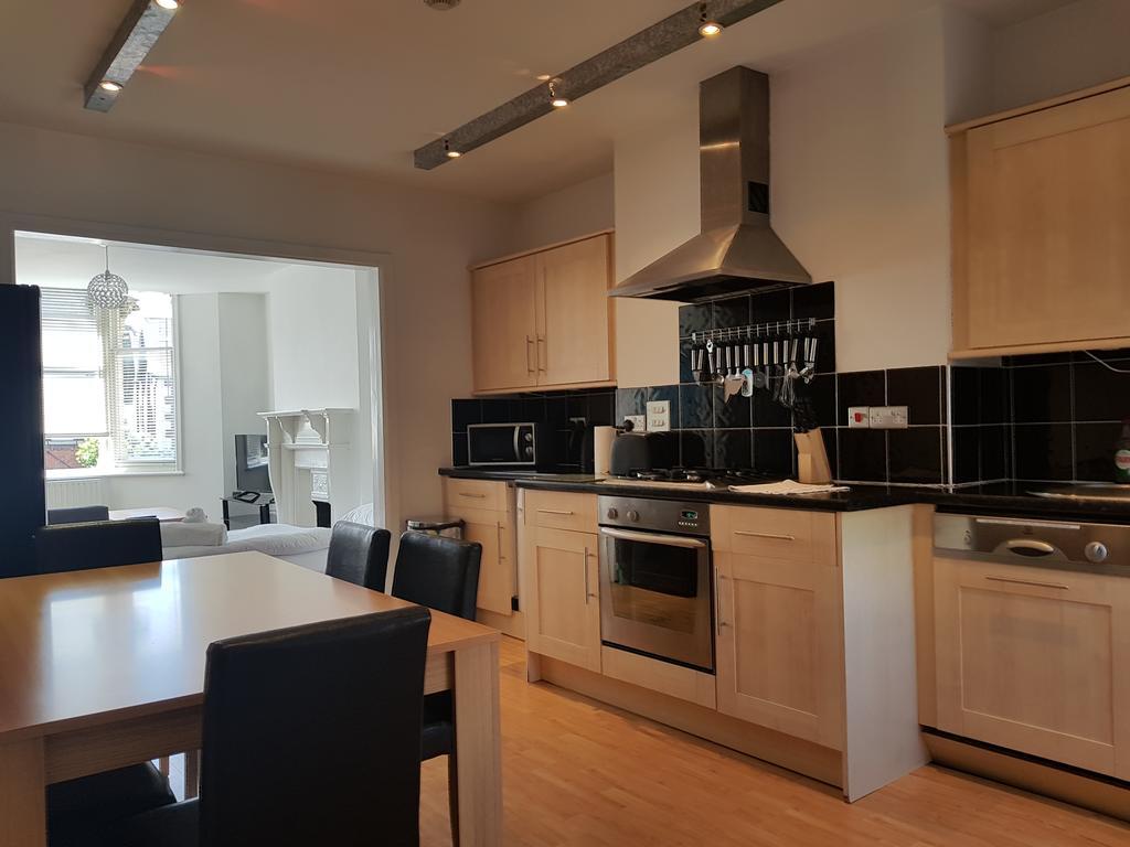 Bath Road Apartments Swindon Extérieur photo