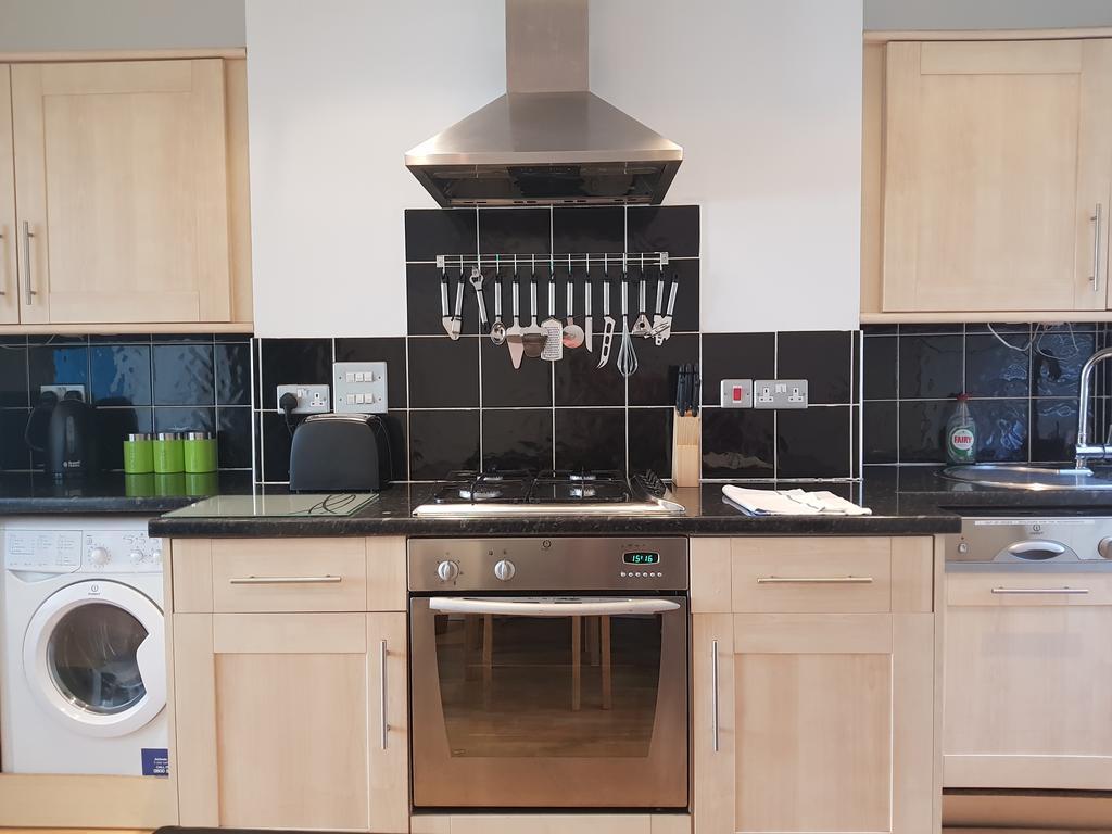 Bath Road Apartments Swindon Extérieur photo